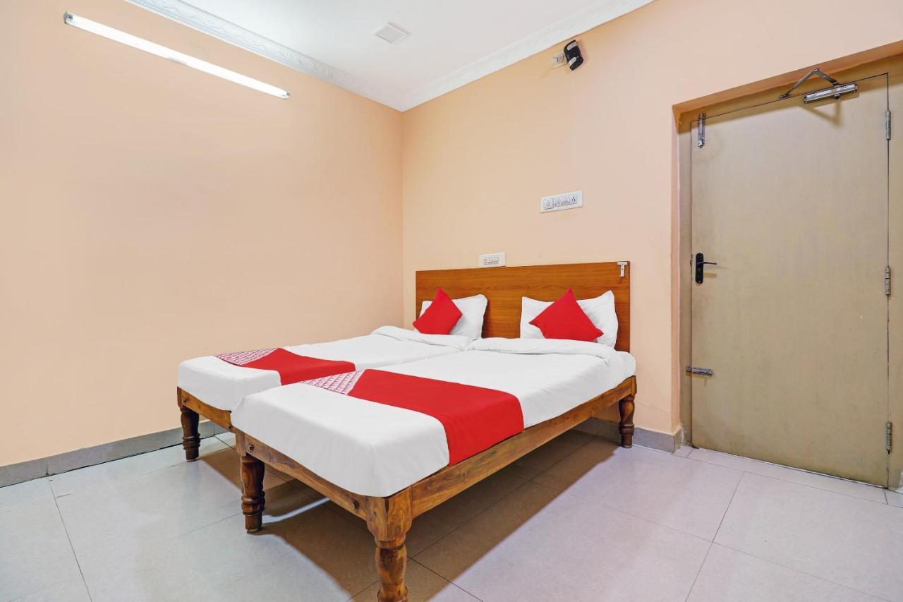 Oyo 81409 Hotel Sivajothi Tuticorin Exterior photo